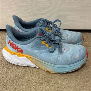Hoka Arahi 6 Blue and Yellow Sneakers
